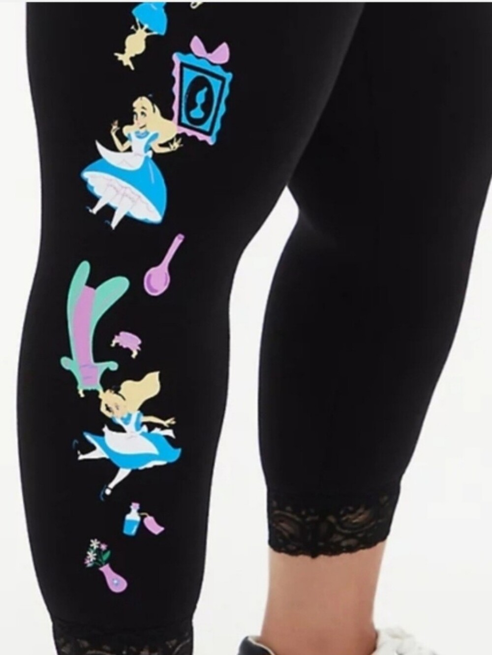 🆕ALICE IN WONDERLAND LACE HEM CROP LEGGING
